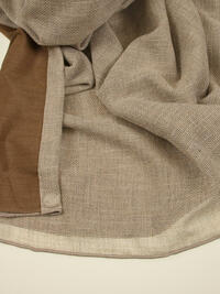 Oban gevoerd linnen is een prachtige grover geweven kamerhoge inbetween gevoerd met inbetween Fab