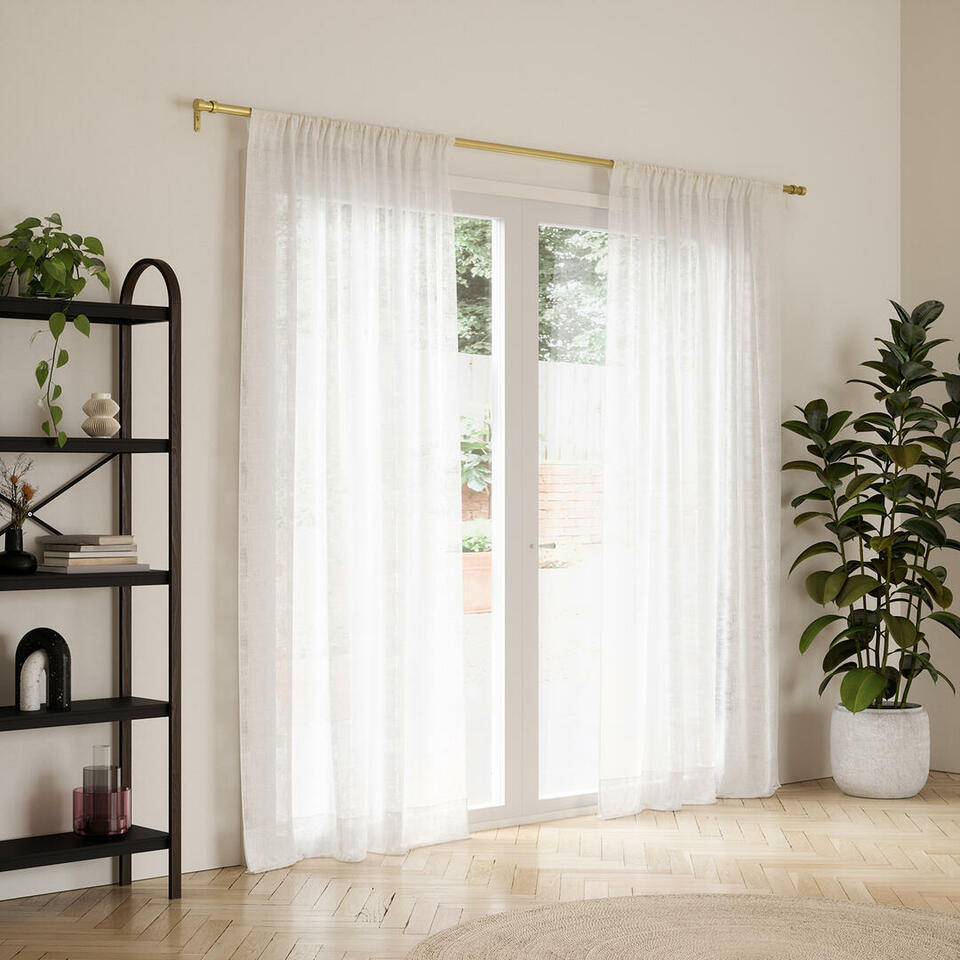 De Cappa gordijnroede van Umbra is super stylish uit en door de metalen finish oogt deze modern en klassiek tegelijk